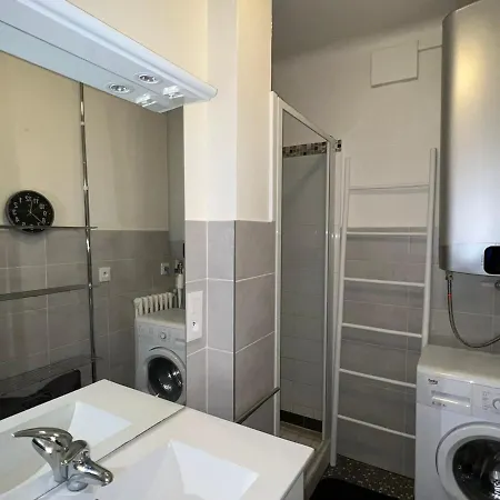 Apartment Confortable En Centre-ville D'aix-les-bains - 4 Pers, 73m², Balcons, Parking, Animaux Ok - Fr-1-555-81 *